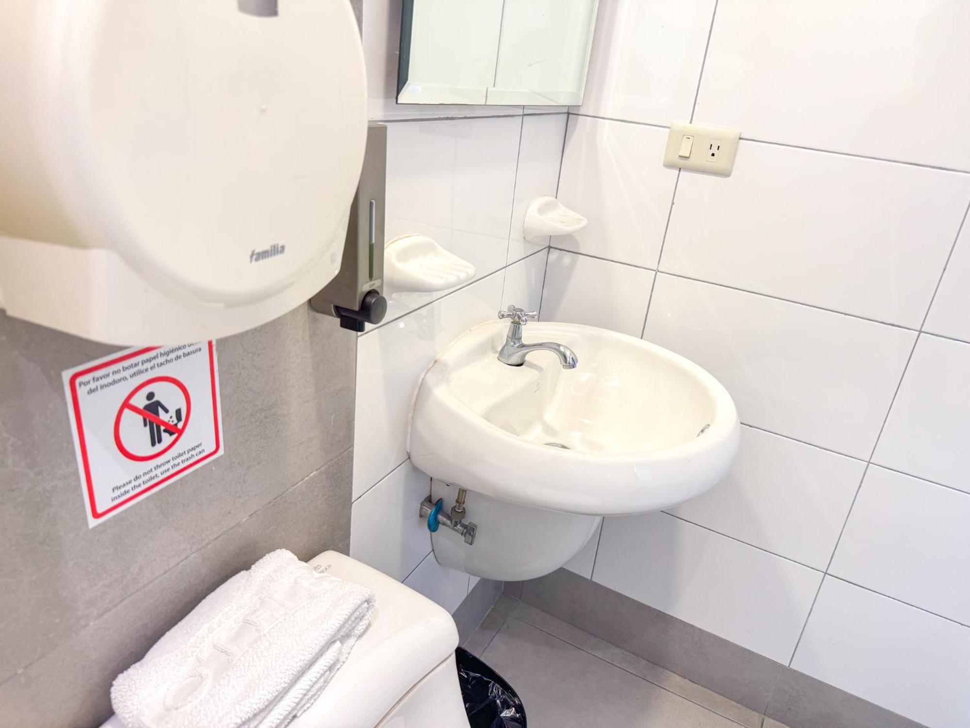 Gh Alexander Hotel Γκουαγιακίλ Εξωτερικό φωτογραφία
